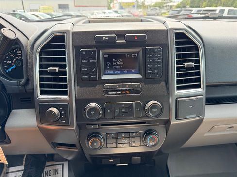 Used 2017 Ford F150 XLT AWD/4WD image 15