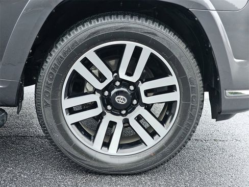 Used 2022 Toyota 4Runner Limited image 13