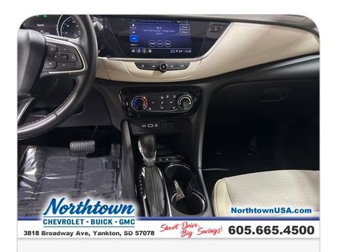 Used 2021 Buick Encore GX Preferred w/ Cold Weather Comfort Package image 17