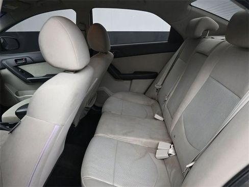 Used 2010 Kia Forte EX image 17