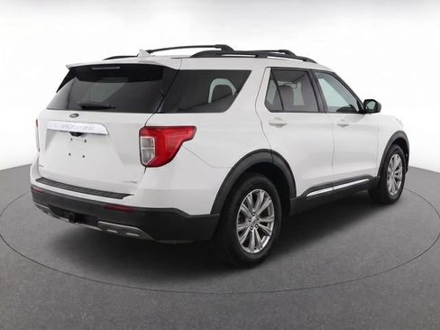 Used 2020 Ford Explorer XLT w/ Equipment Group 202A AWD/4WD image 7