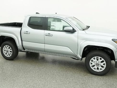 New 2026 Toyota Tacoma SR5 RWD image 12
