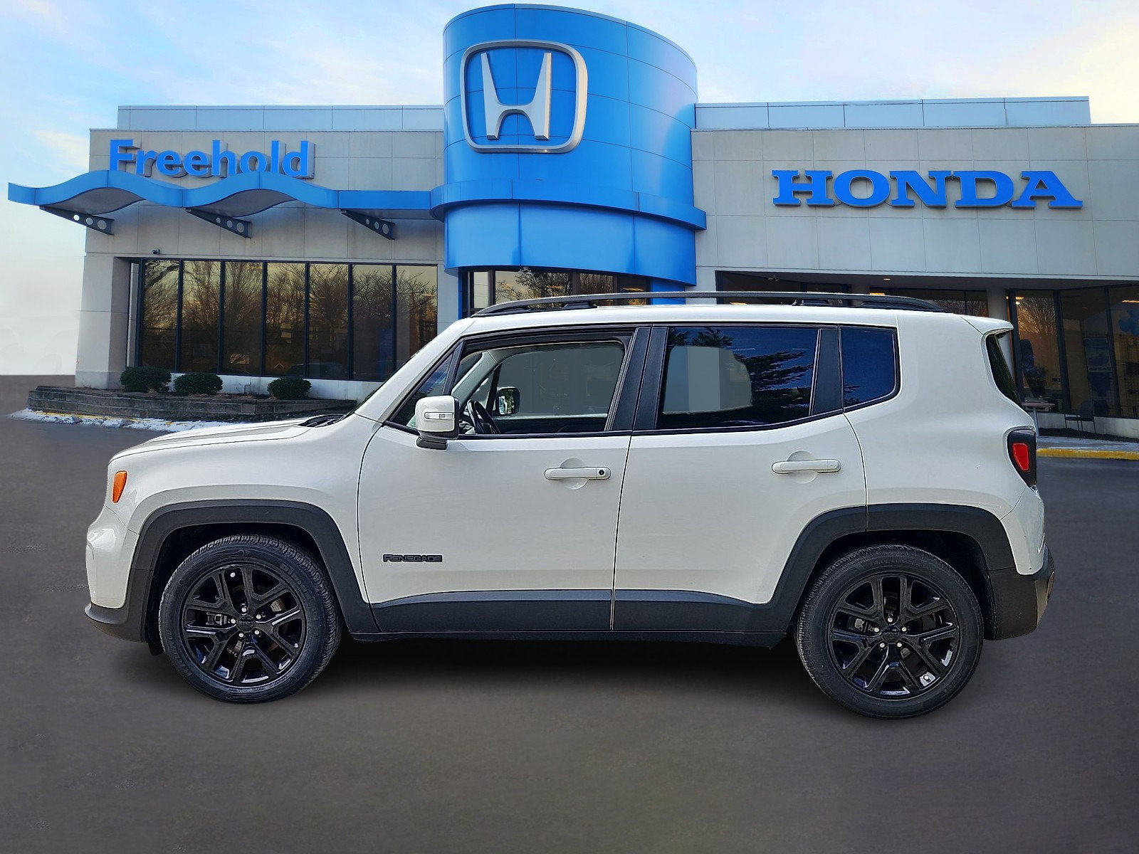 Used 2019 Jeep Renegade Altitude w/ Quick Order Package 2XM FWD image 4