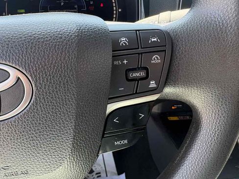 Used 2025 Toyota Camry LE FWD image 25