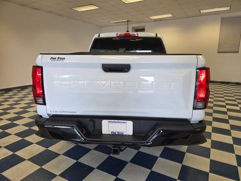 Used 2024 Chevrolet Colorado Trail Boss w/ Advanced Trailering Package AWD/4WD image 6
