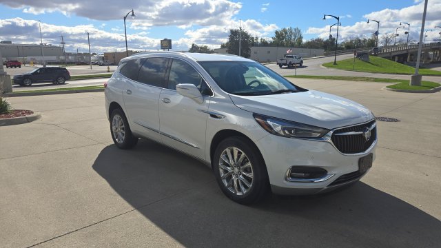 Used 2020 Buick Enclave Premium w/ Surround and Sites Package AWD/4WD image 1