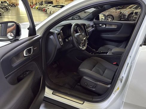 Used 2023 Volvo C40 P8 Recharge Ultimate AWD/4WD image 13