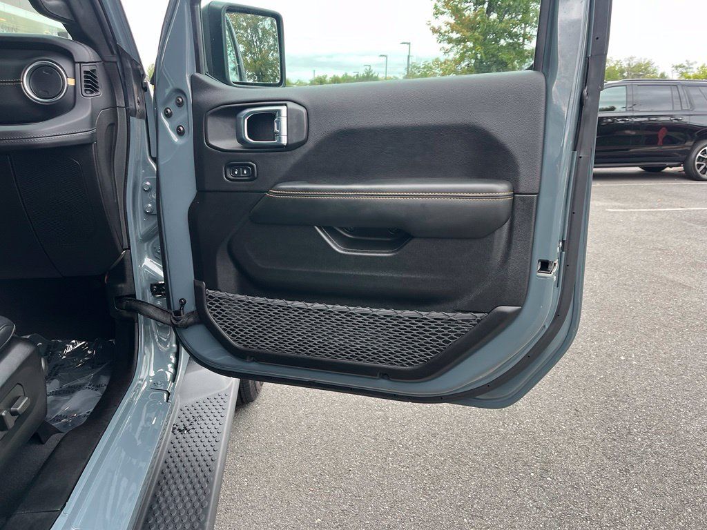 Used 2026 Jeep Wrangler Unlimited Sahara AWD/4WD image 23