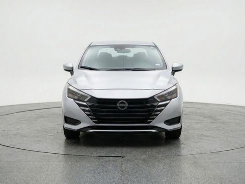 Used 2025 Nissan Versa SV FWD image 2