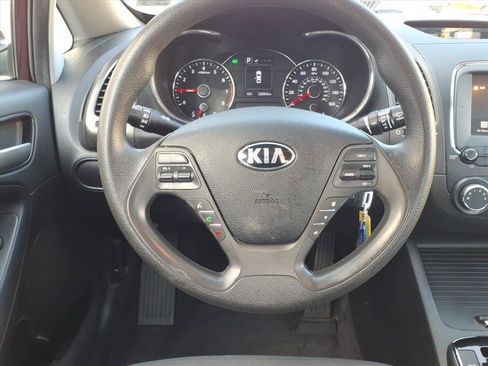 Used 2018 Kia Forte LX w/ LX Popular Package image 5