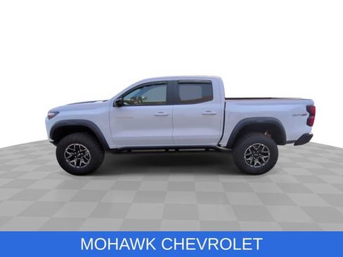 Used 2024 Chevrolet Colorado ZR2 w/ ZR2 Convenience Package III AWD/4WD image 5