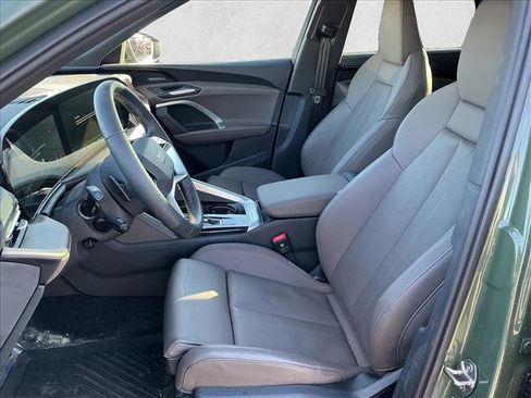 Used 2025 Audi Q5 Prestige image 12