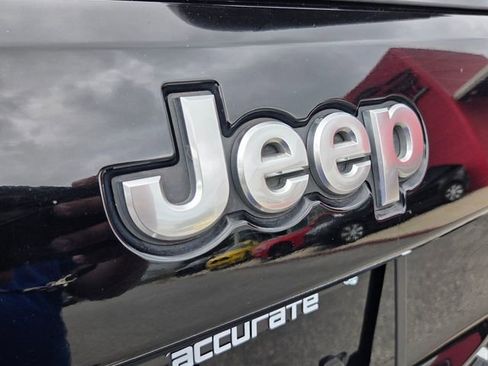 Used 2018 Jeep Grand Cherokee Limited AWD/4WD image 14