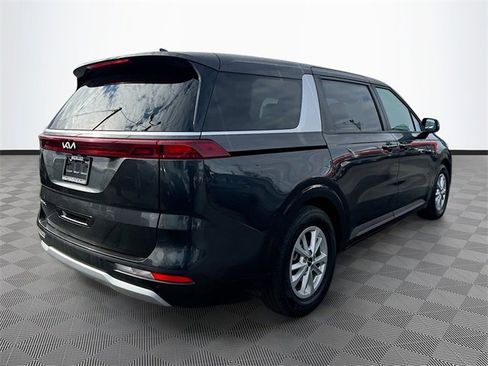 Used 2024 Kia Carnival LX image 7