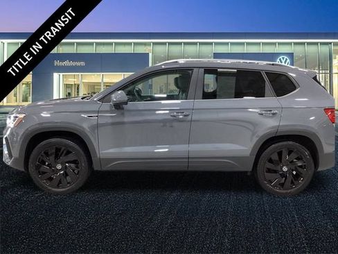 Used 2024 Volkswagen Taos SEL AWD/4WD image 2