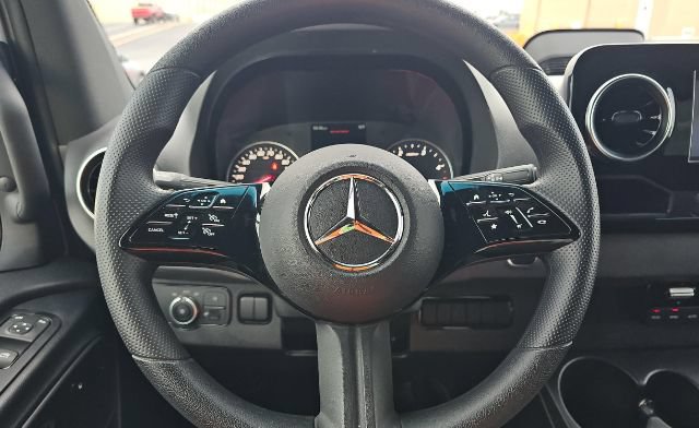 Used 2025 Mercedes-Benz Sprinter 2500 image 9