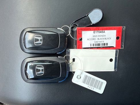 Used 2025 Honda Accord Sport image 4