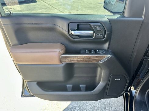 Used 2019 Chevrolet Silverado 1500 High Country w/ Technology Package image 28