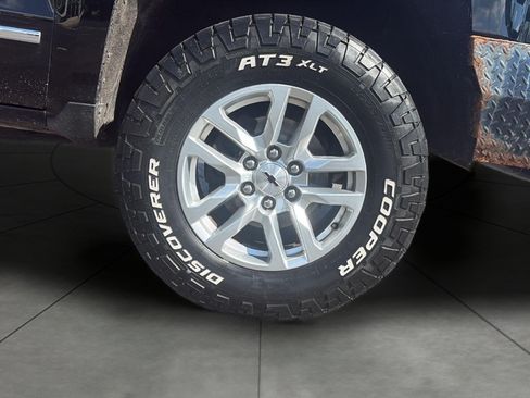 Used 2018 Chevrolet Silverado 1500 LTZ w/ LTZ Plus Package AWD/4WD image 10