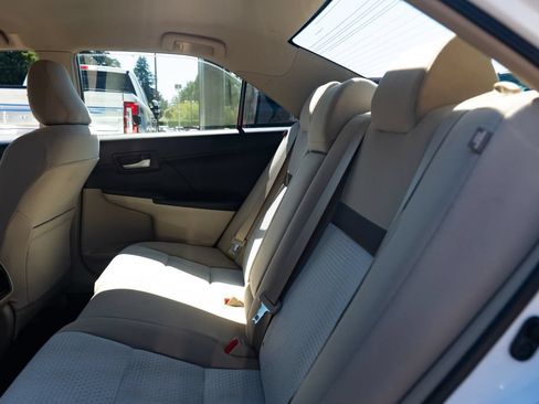 Used 2012 Toyota Camry LE FWD image 17