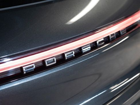 Certified 2026 Porsche Macan AWD/4WD image 18