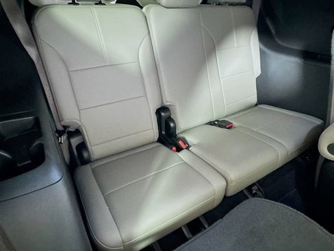Certified 2026 GMC Acadia Elevation w/ Elevation Premium Package FWD image 26