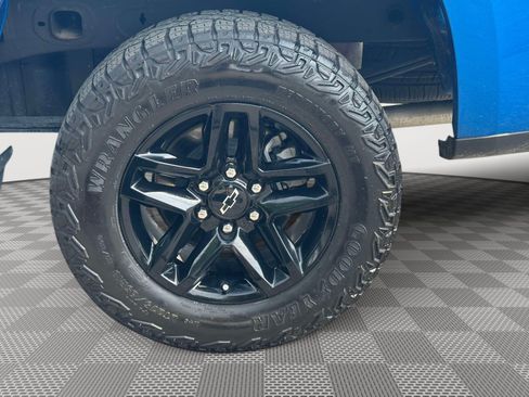 Used 2024 Chevrolet Silverado 1500 LT Trail Boss w/ Convenience Package II AWD/4WD image 32
