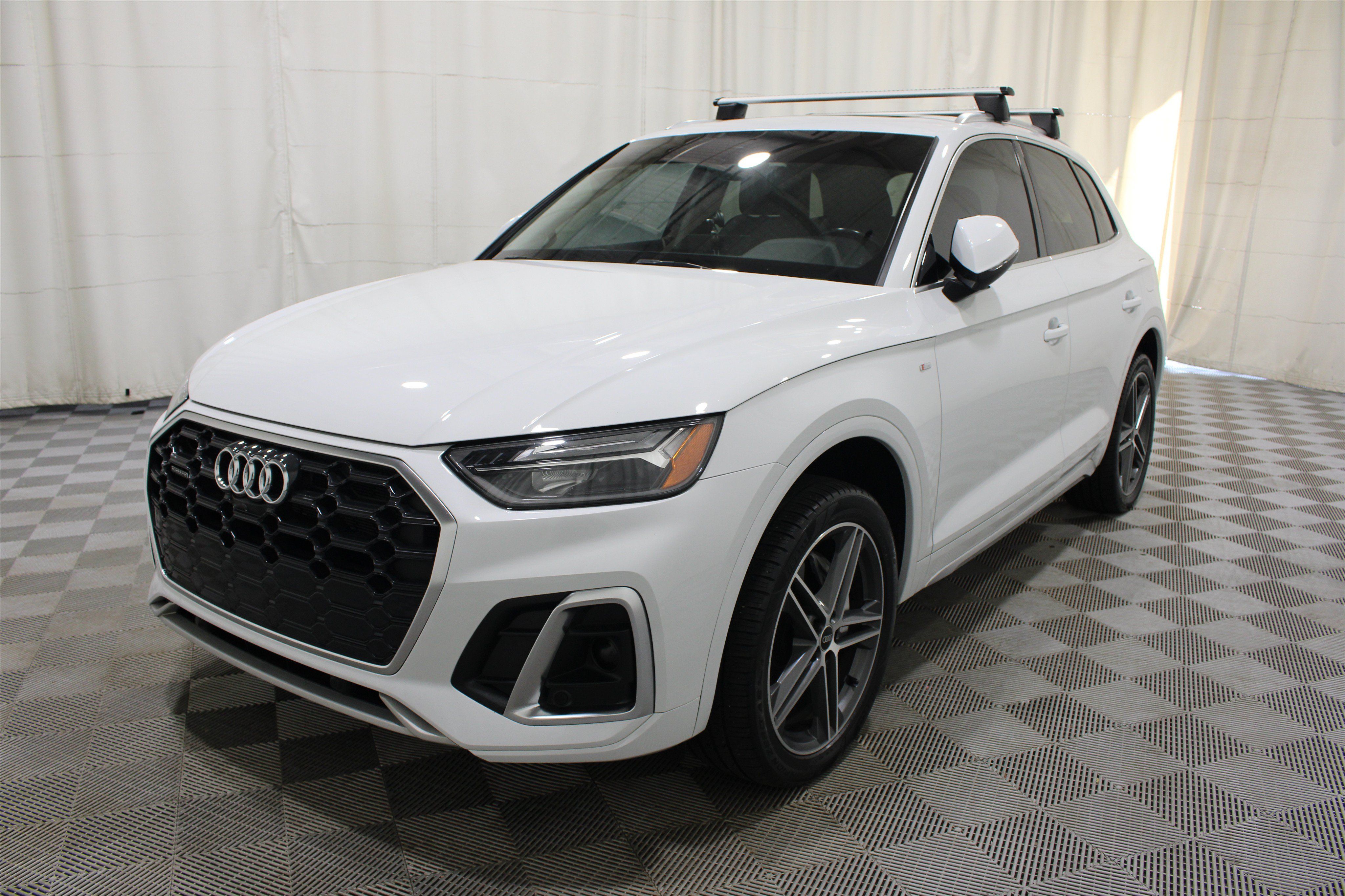 Used 2022 Audi Q5 e Premium Plus AWD/4WD image 36