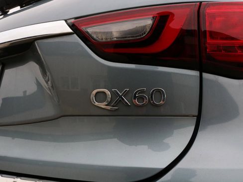 Used 2019 INFINITI QX60 Luxe w/ Essential Package AWD/4WD image 14