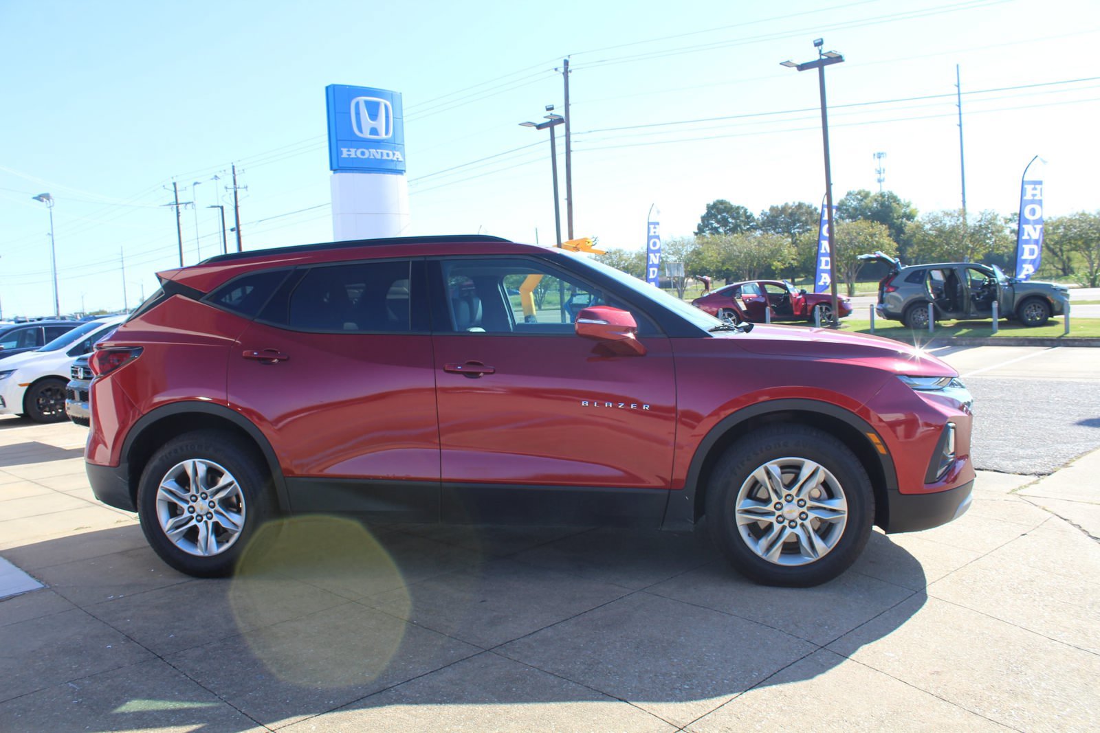 Used 2019 Chevrolet Blazer LT w/ LPO, Cargo Package FWD image 3