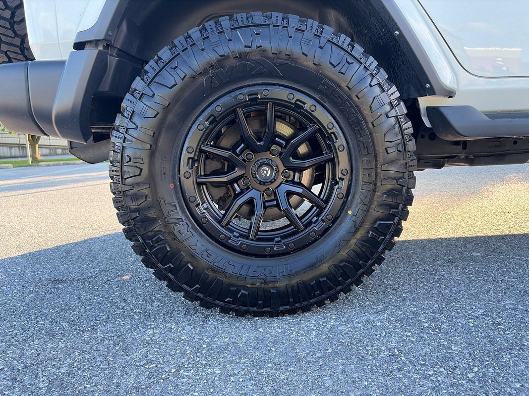 Used 2021 Jeep Wrangler Unlimited Sahara w/ Uconnect 4C Nav & Sound Group AWD/4WD image 30