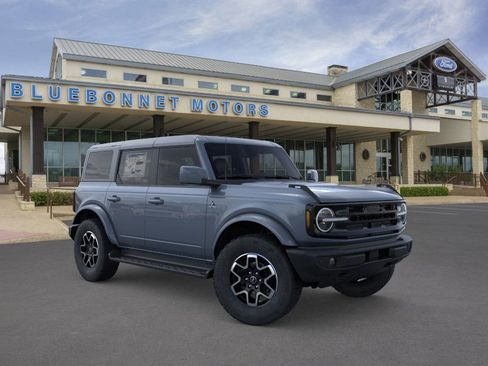 New 2025 Ford Bronco Outer Banks image 7