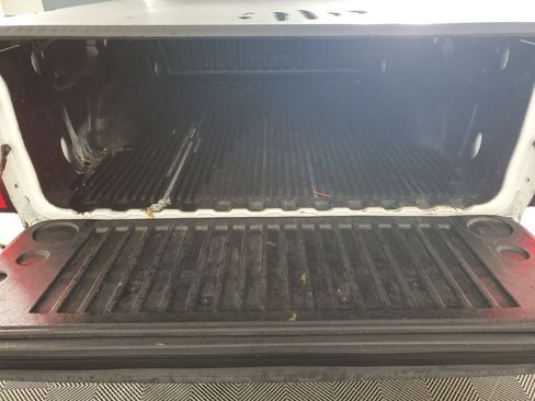 Used 2019 Chevrolet Silverado 1500 Custom image 31