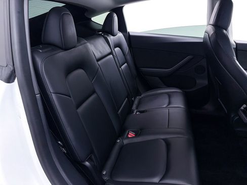 Used 2021 Tesla Model Y 2WD image 31