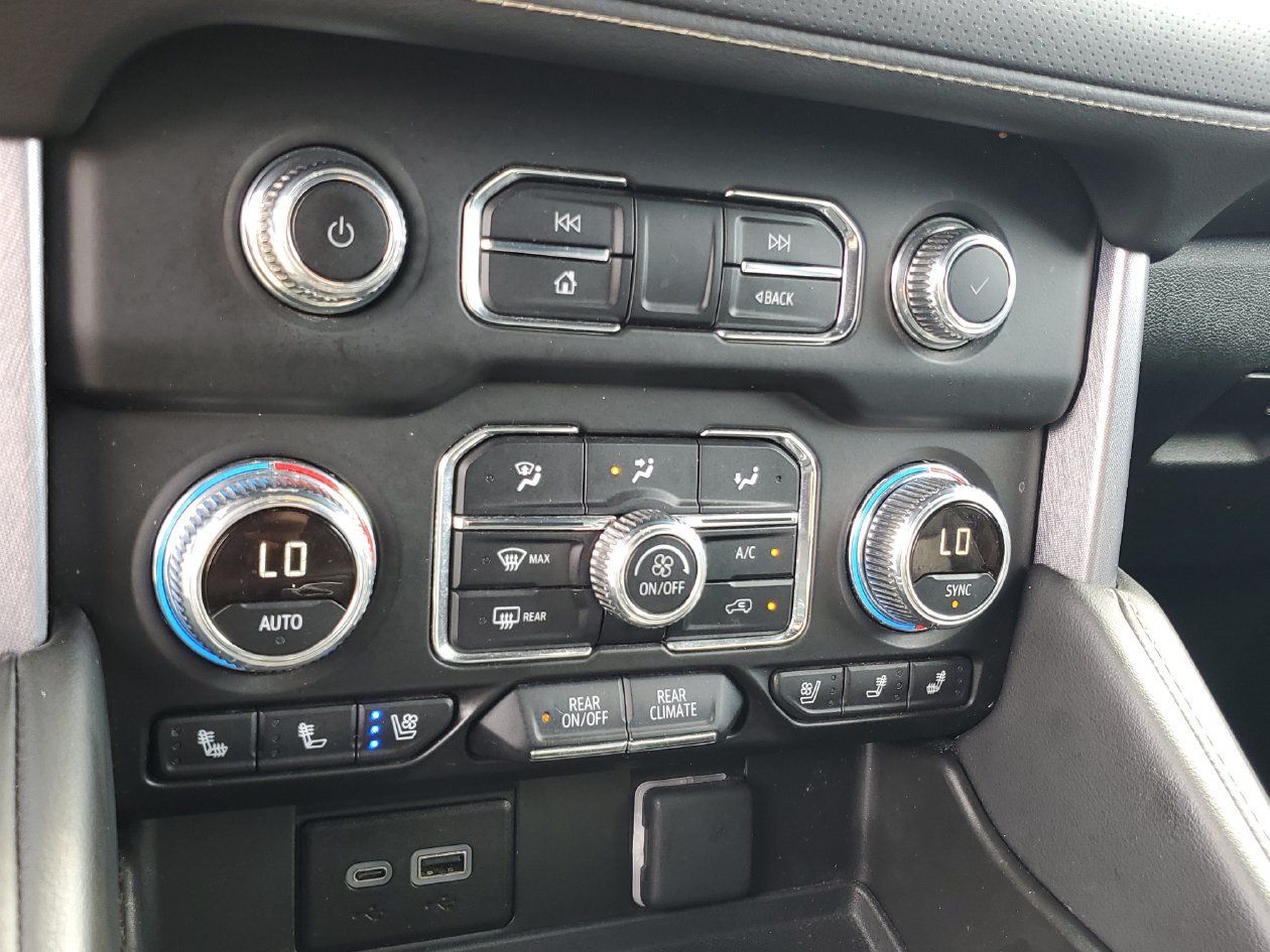Used 2024 GMC Yukon SLT AWD/4WD image 22