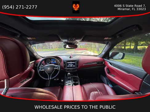 Used 2017 Maserati Levante S AWD/4WD image 11