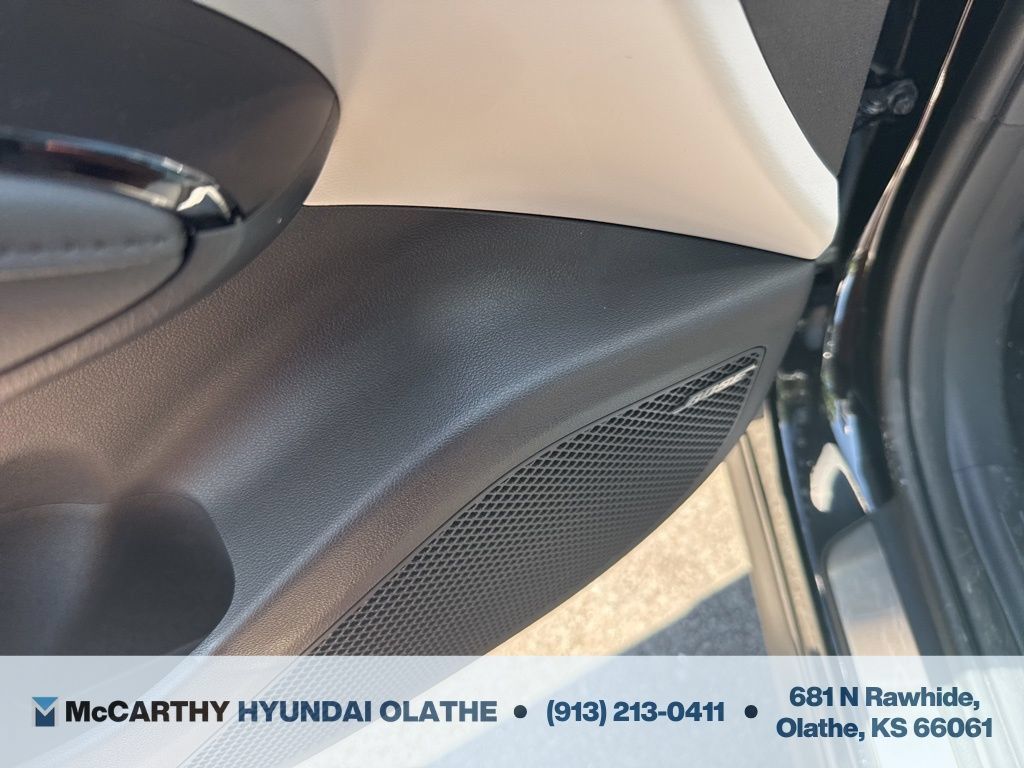 Used 2025 Hyundai Tucson Limited AWD/4WD image 23