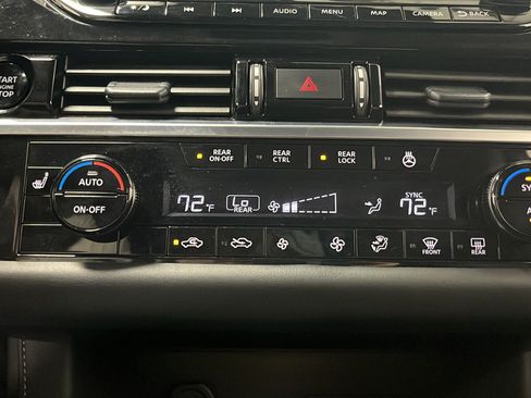 Used 2025 Nissan Pathfinder SL w/ SL Premium Package AWD/4WD image 18