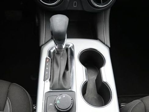 Used 2025 Chevrolet Blazer LT FWD image 12