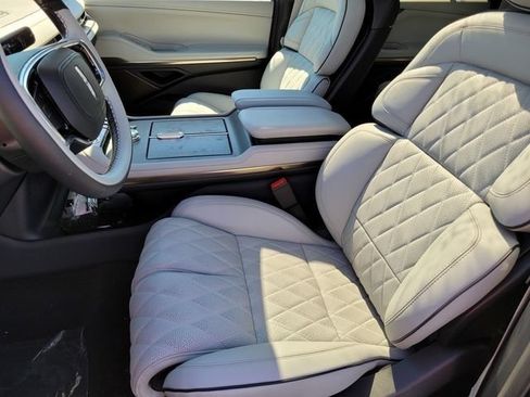 New 2026 Lincoln Navigator L Black Label AWD/4WD image 15