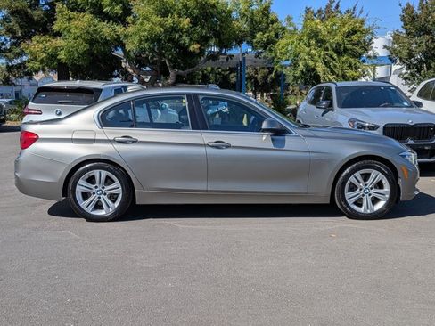 Used 2018 BMW 330i Sedan w/ Convenience Package RWD image 4