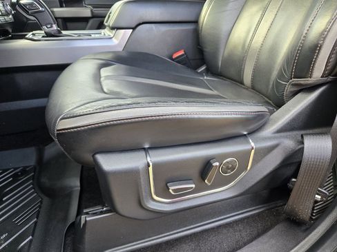 Used 2018 Ford F150 Platinum w/ Equipment Group 701A Luxury image 9