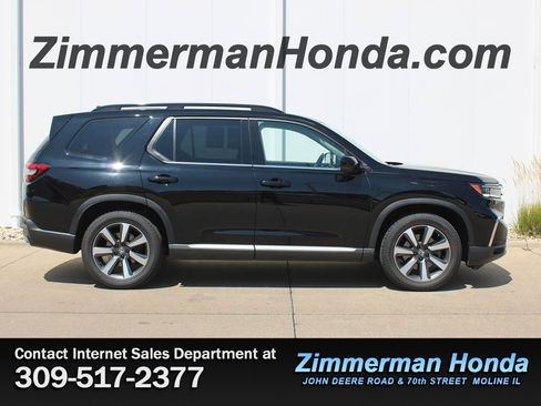 Certified 2025 Honda Pilot Touring image 1