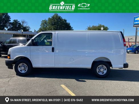 New 2025 Chevrolet Express 3500 w/ Driver Convenience Package image 4