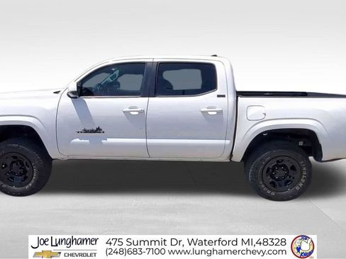 Used 2019 Toyota Tacoma SR5 RWD image 5