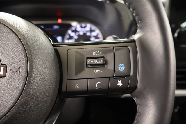 Certified 2025 Nissan Pathfinder SL w/ Black Appearance Package AWD/4WD image 18