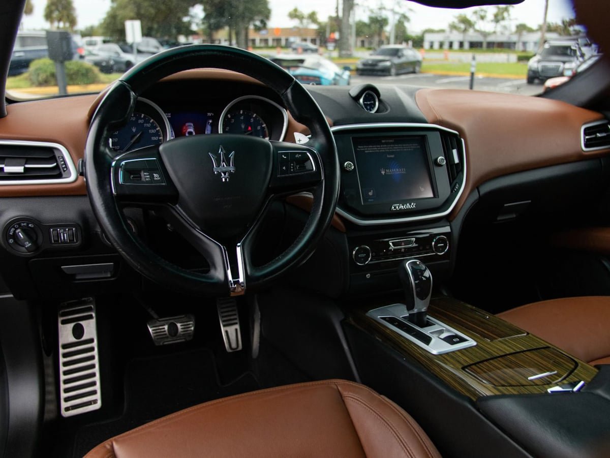 Used 2015 Maserati Ghibli S Q4 AWD/4WD image 17