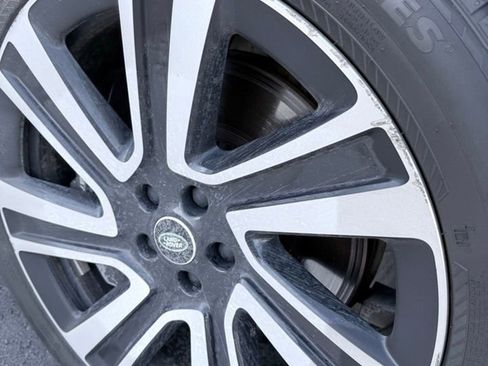 Used 2023 Land Rover Range Rover SE AWD/4WD image 7