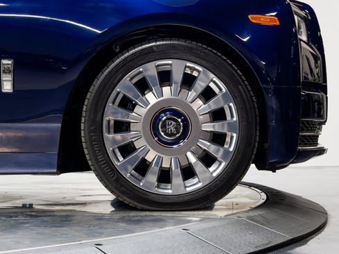 Used 2021 Rolls-Royce Phantom Sedan RWD image 25