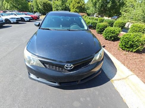 Used 2014 Toyota Camry SE FWD image 5
